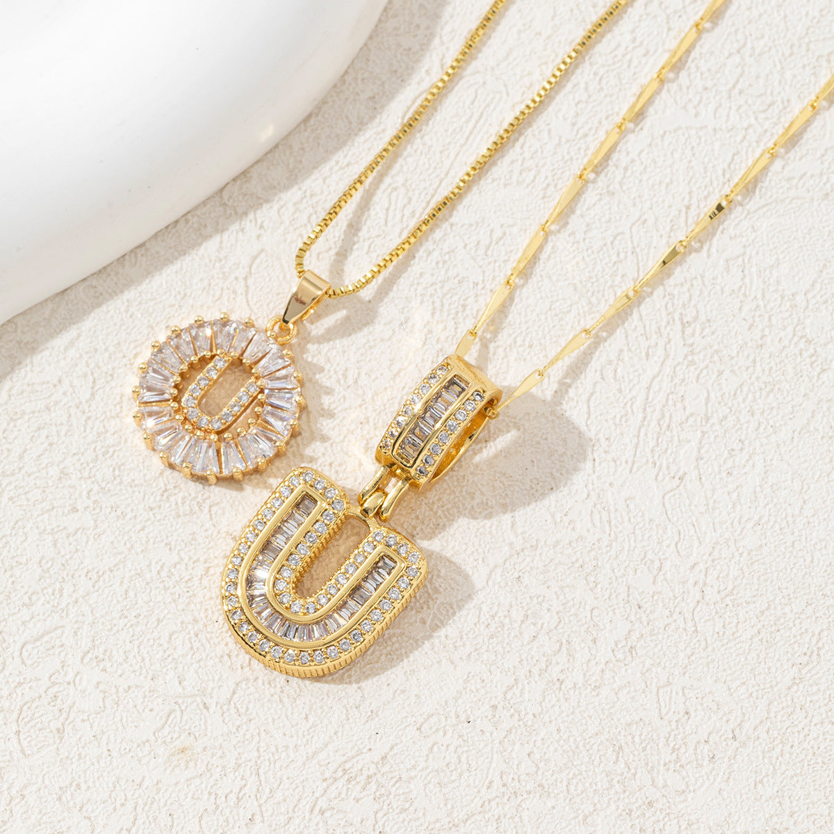 Copper Inlaid Zirconium Gold Plated Round Flower Letter Suit